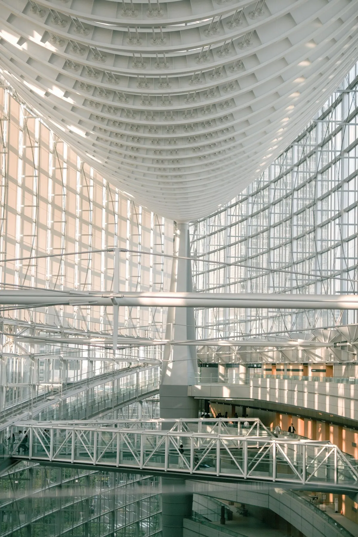 Cruzando el abismo: diálogos de mejora